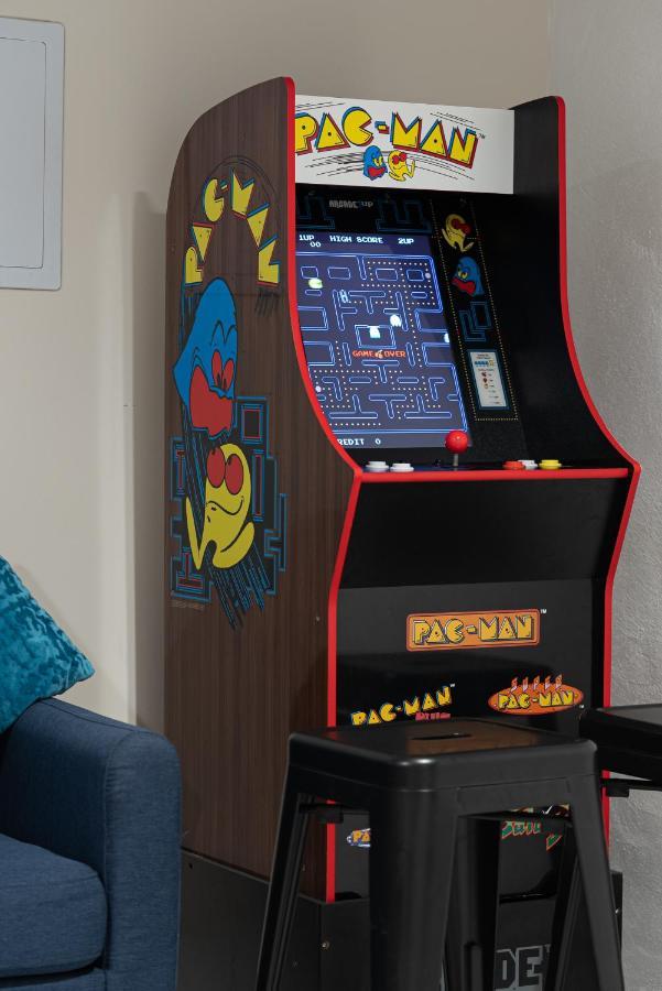 Modern + Airy Fishtown Townhouse W/ Arcade Holiday home *