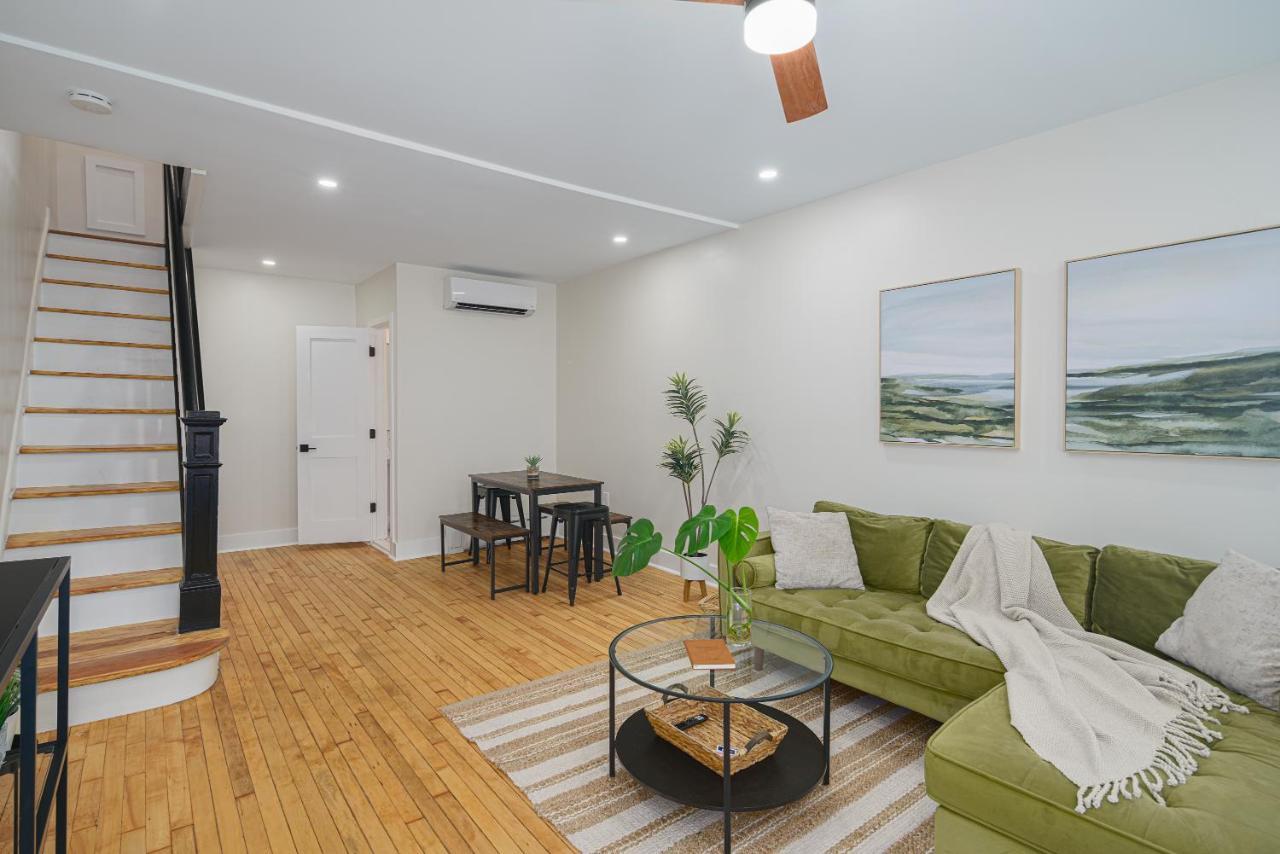 Modern + Airy Fishtown Townhouse W/ Arcade *